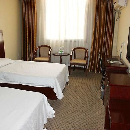 Greentree Inn- Linyi Bus Station Branch Dış mekan fotoğraf