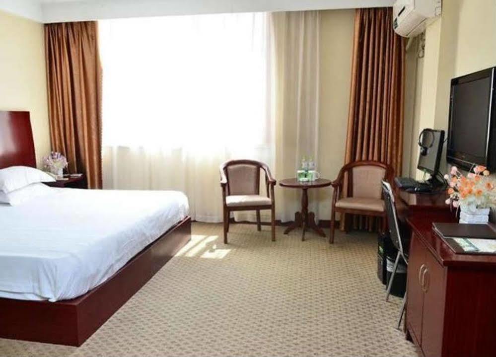 Greentree Inn- Linyi Bus Station Branch Dış mekan fotoğraf