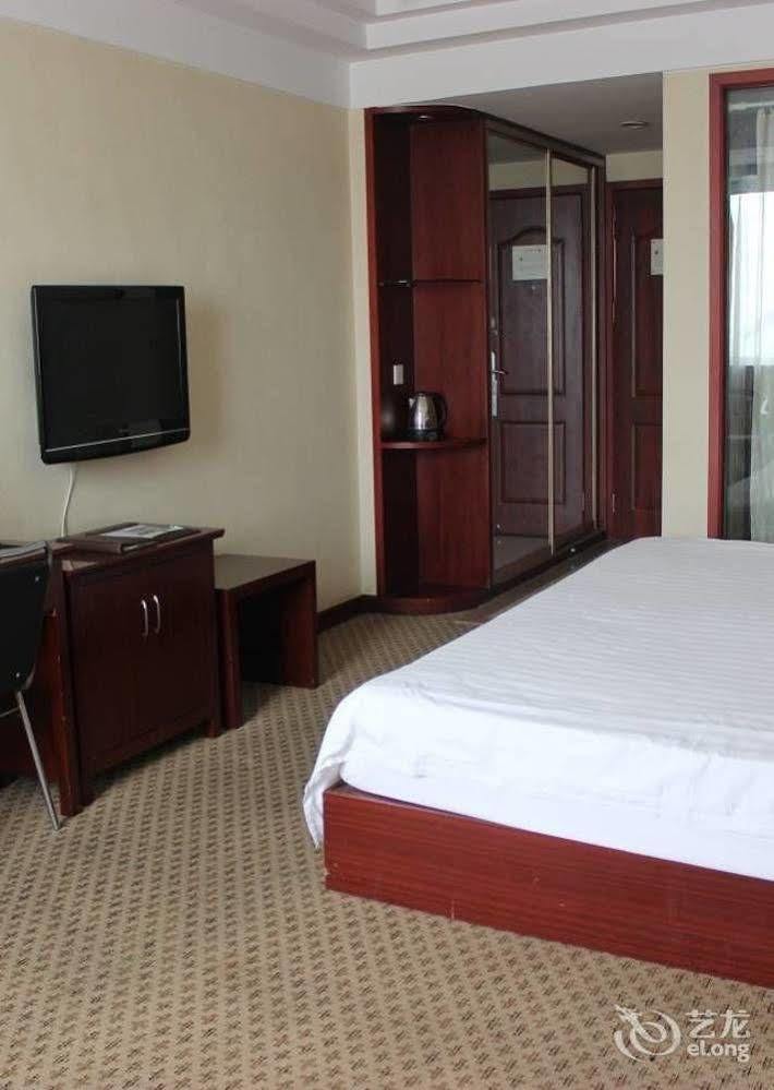 Greentree Inn- Linyi Bus Station Branch Dış mekan fotoğraf
